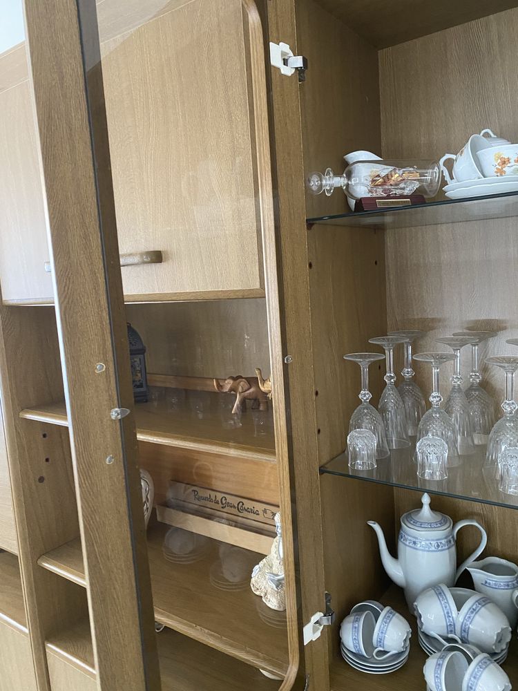 Louceiro e móvel de sala 3 módulos