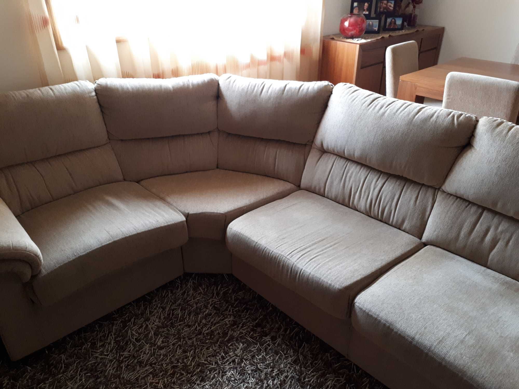 Sofá de sala beige
