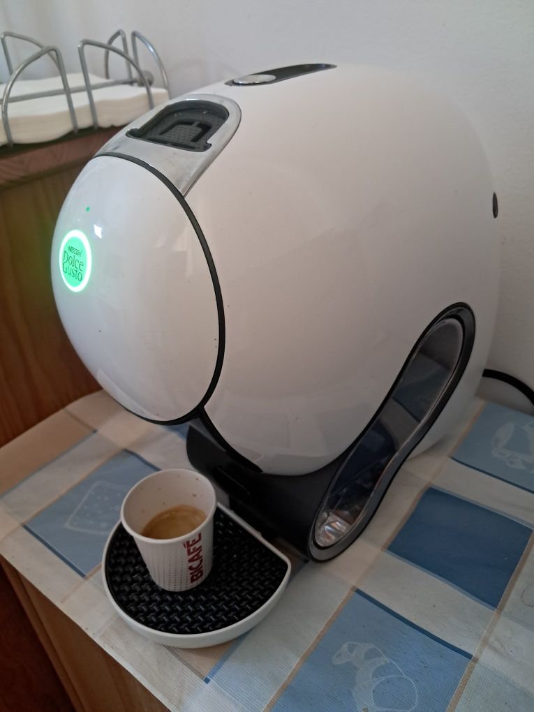 Máquina café Dolce Gusto Neo