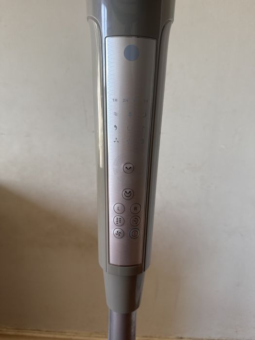 Vendo  ventoinha  de  pé  alto  a  funcionar  na  perfeição