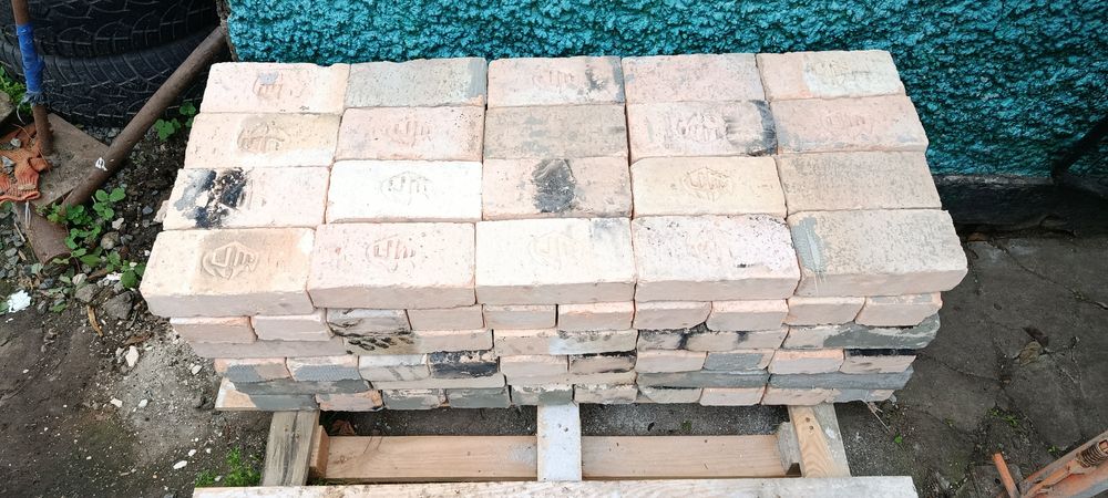 Продам кирпич Шамотной. Для печки грубки!!!