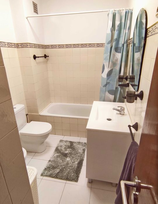 Quarto ambiente acolhedor, a 30 min da Praça Comércio