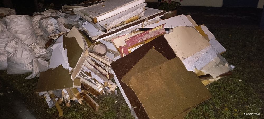 Oddam złom drewno iyp.