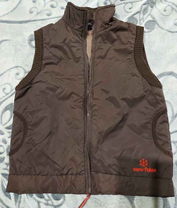 Продам жилетку на мальчика