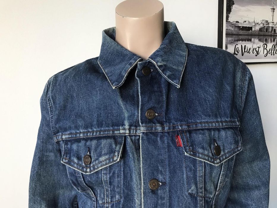 Levi's kurtka jeansowa damska L
Rozmiar:L 
Kolor:granatowy 
Stan:bardz