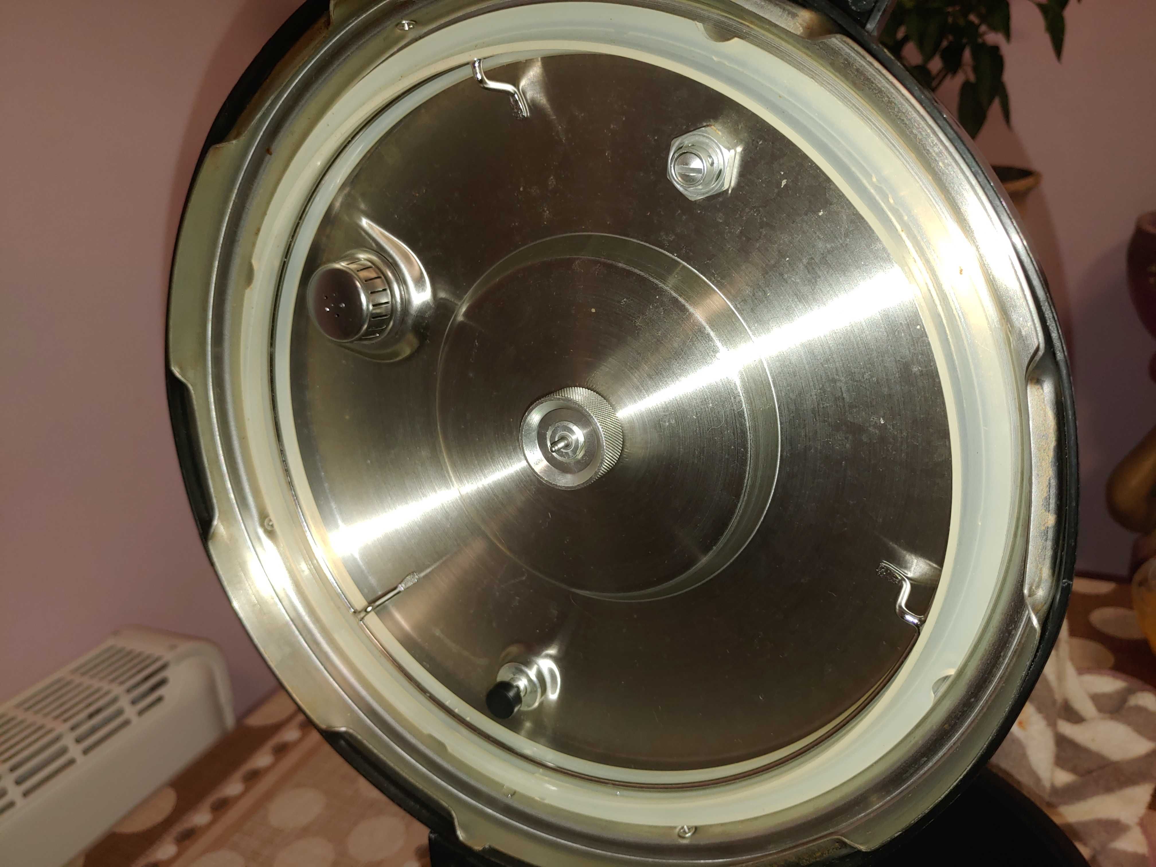 Мультиварка - скороварка Tefal CY505E30