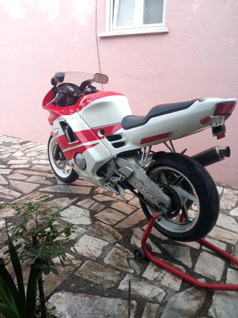 vendo ou troco Honda CBR 600F2  ler discrição