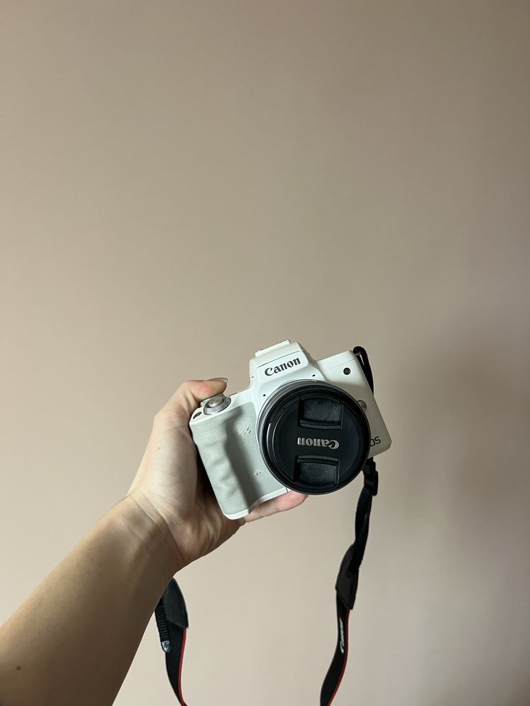 Продам бездзеркальна камера Canon m50 за 18 000грн