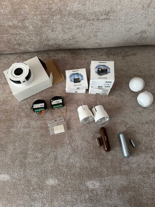 Fibaro Home Center 2 + termostaty + czujniki + smart plugi + dimmery