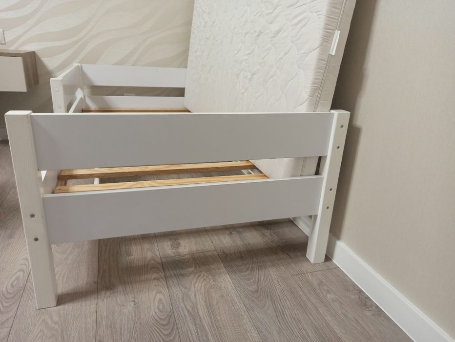 Дитяче ліжко 160*80 з матрацом