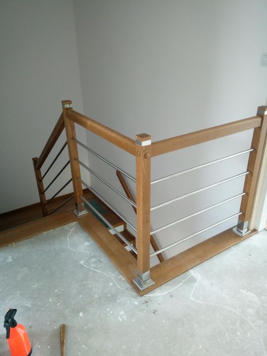 Schody, drzwi drewniane