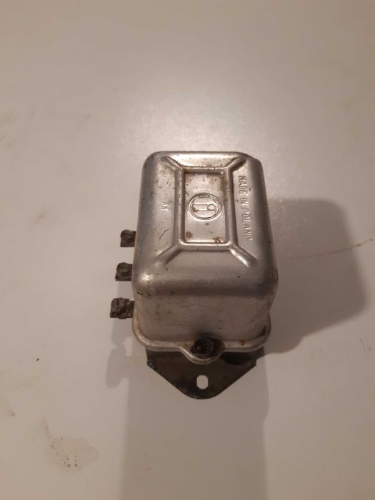 Regulator napięcia prądnicy RG15k 12V 25A 03N 8  Żuk Warszaw Syrena...