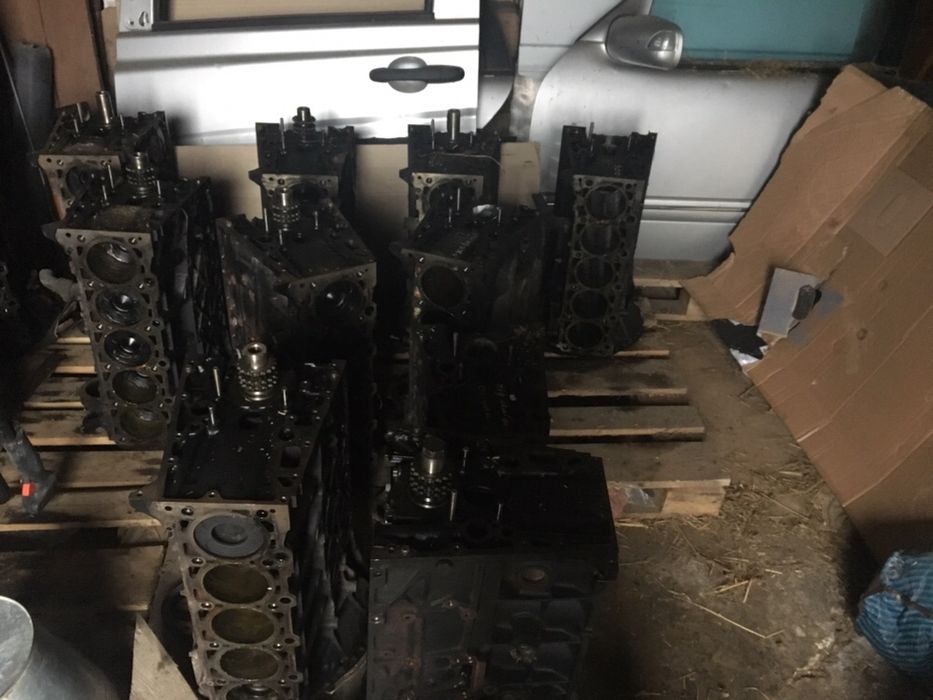 Блок Пеньок низ двигуна ом642 ом611 ом612 oм647 2.2-2.7-3.0 cdi