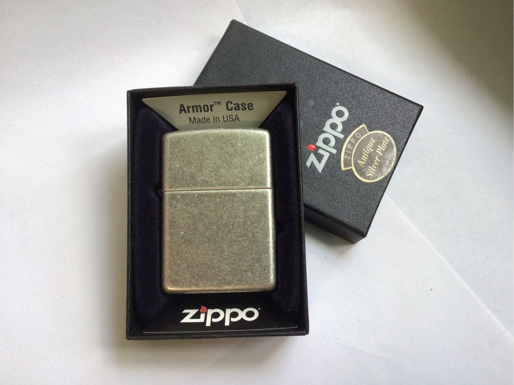 Zippo Armor серія оригінальних запальничок Zippo в корпусі «броня»