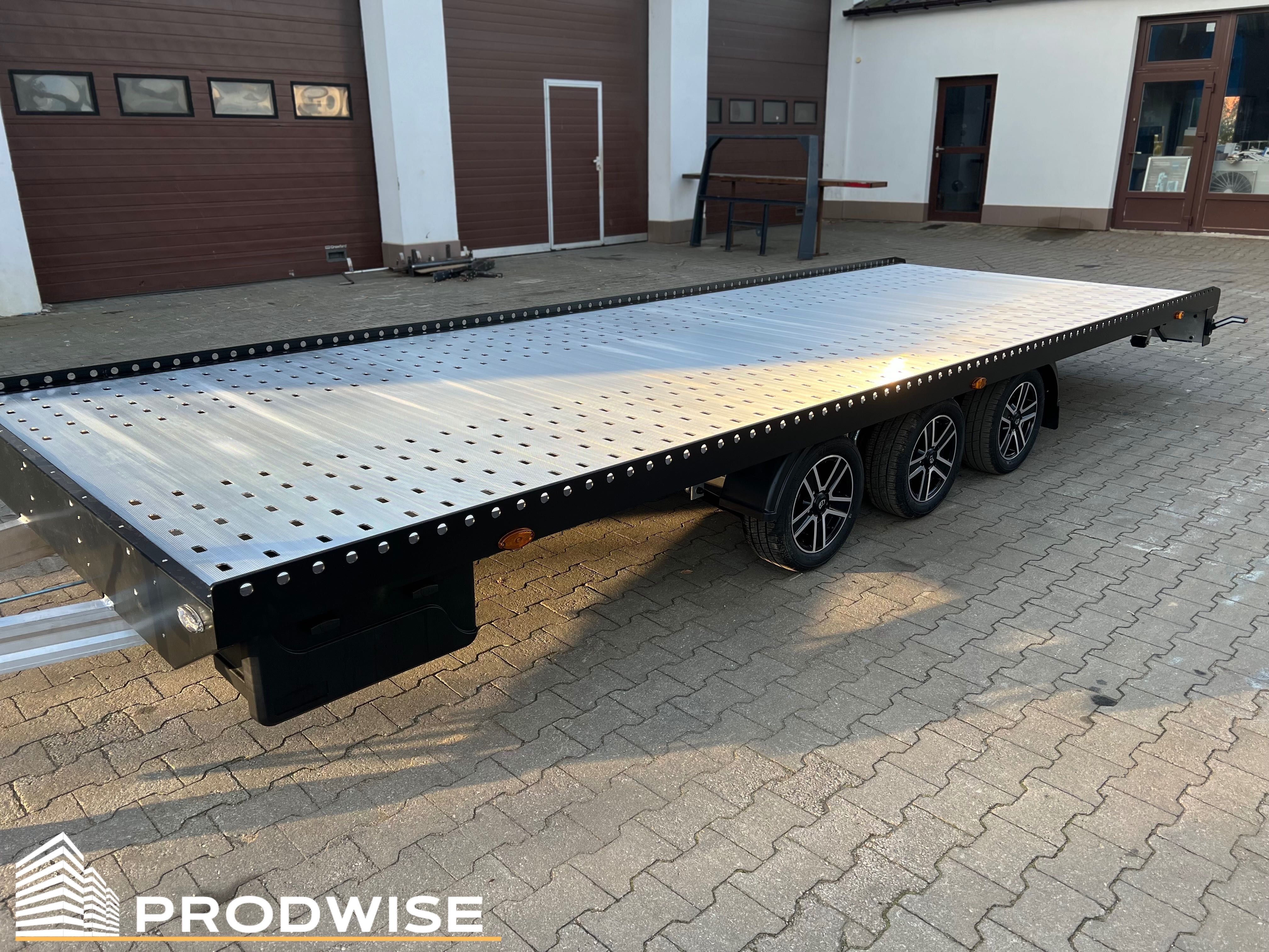Przyczepa aluminiowa Blackline 6m x 2,1m ( 3 osiowa DMC: 3500 kg )