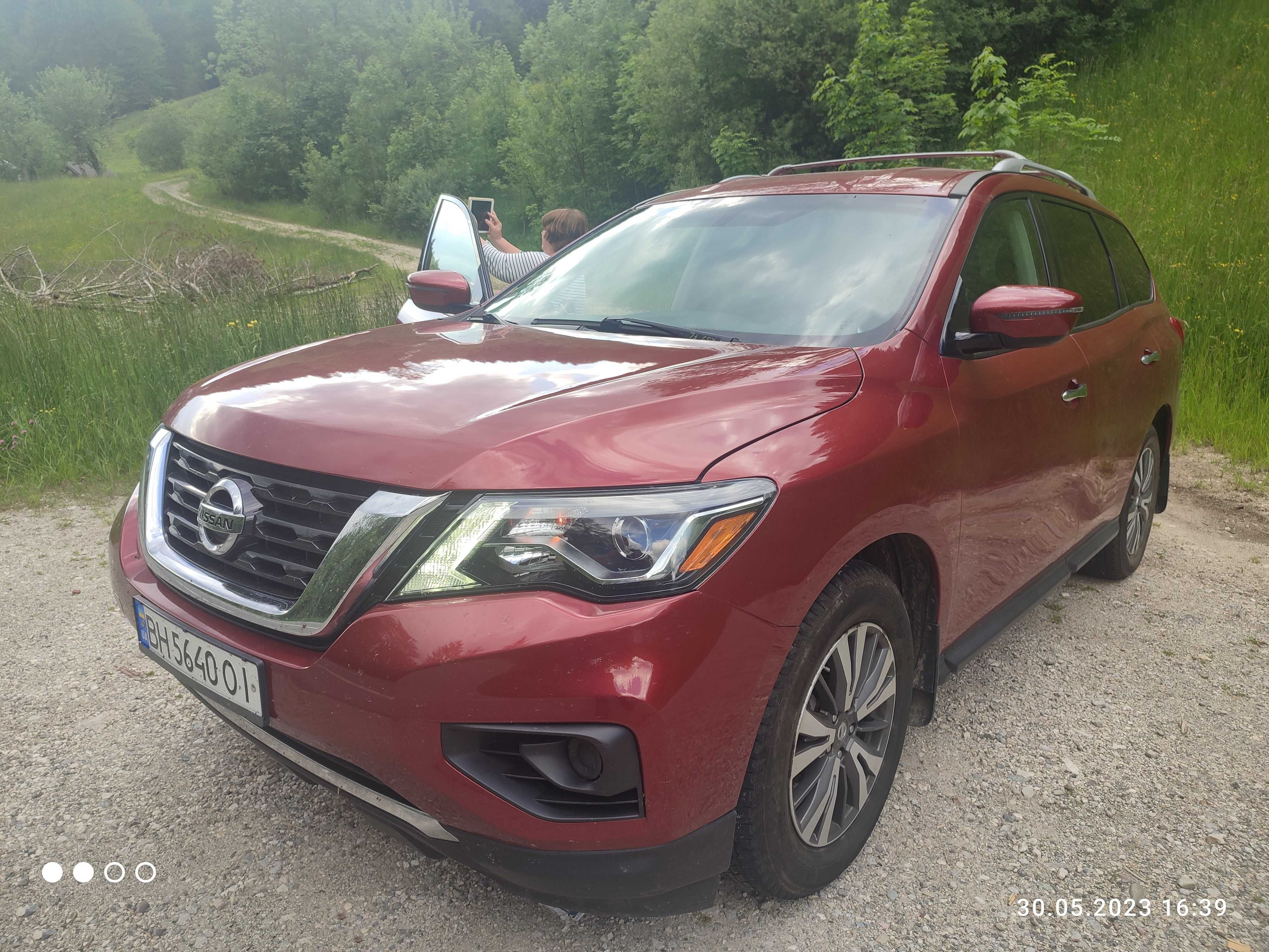 Nissan Pathfinder IV R52 рестайлинг 2017 104799км расход 8-13л/100км