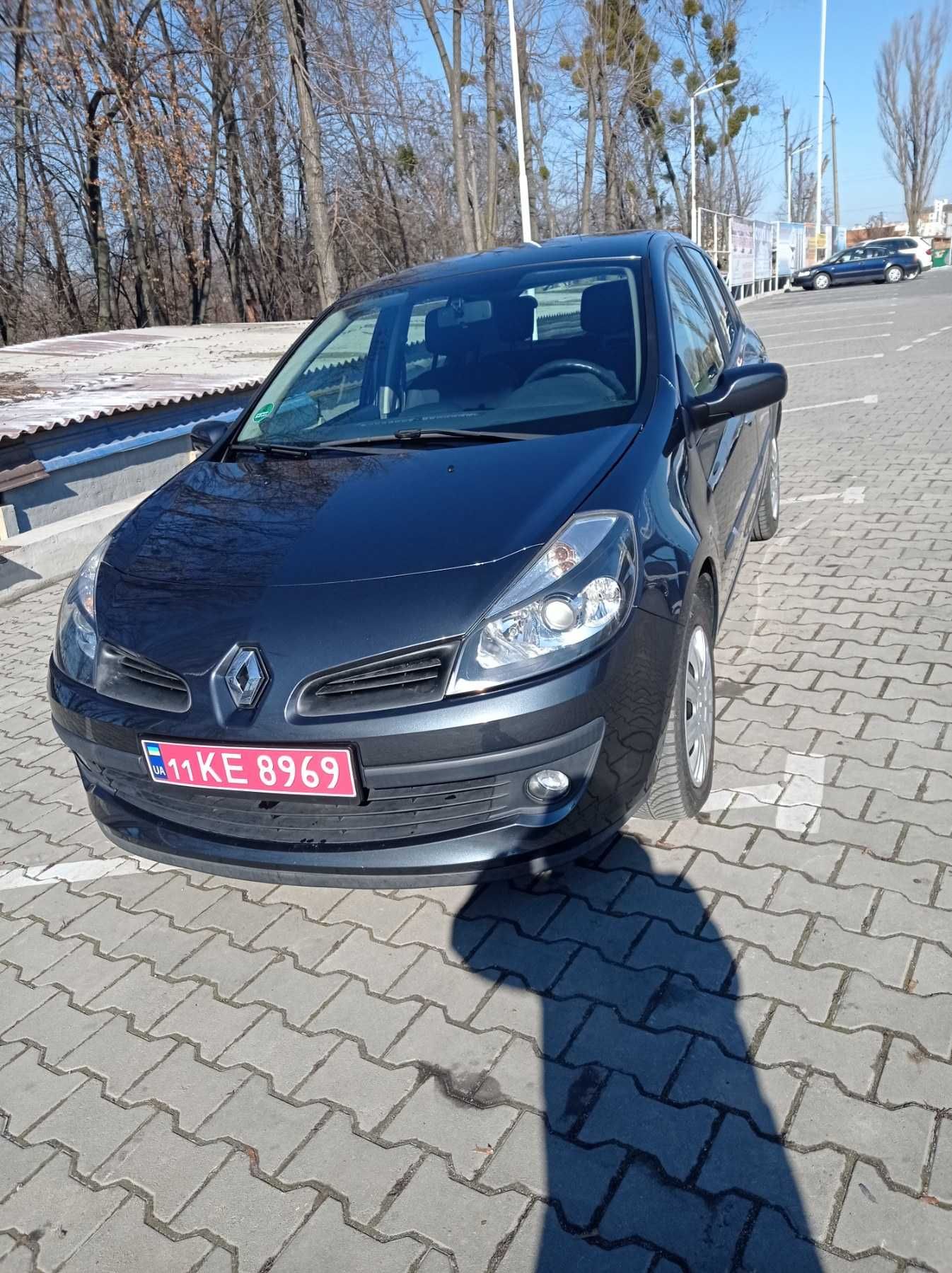 Renault Clio 2006 1.6 AT (110 к.с.)