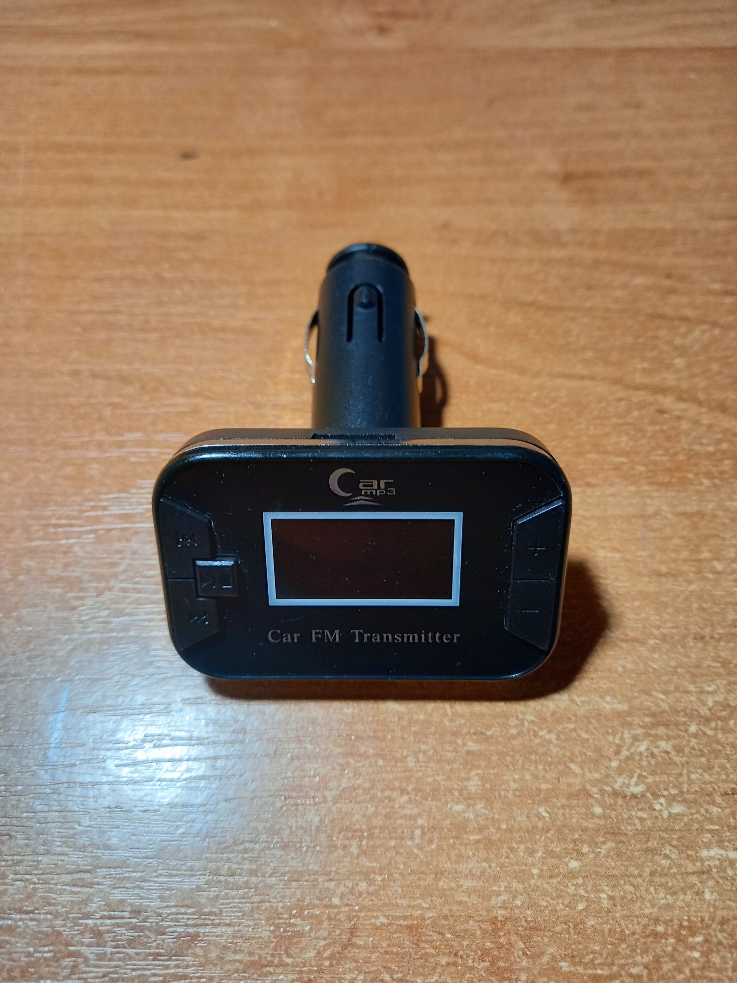 Зарядное 'USB 2 и трансмиттер