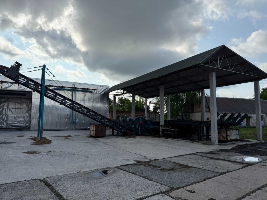 Продаж виробничого комплексу 4320 м2 та 2 га у Житомирська обл, Чуднів