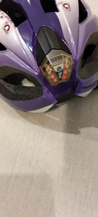 Kask rowerowy, rozmiar 49-54, fioletowy z lampką