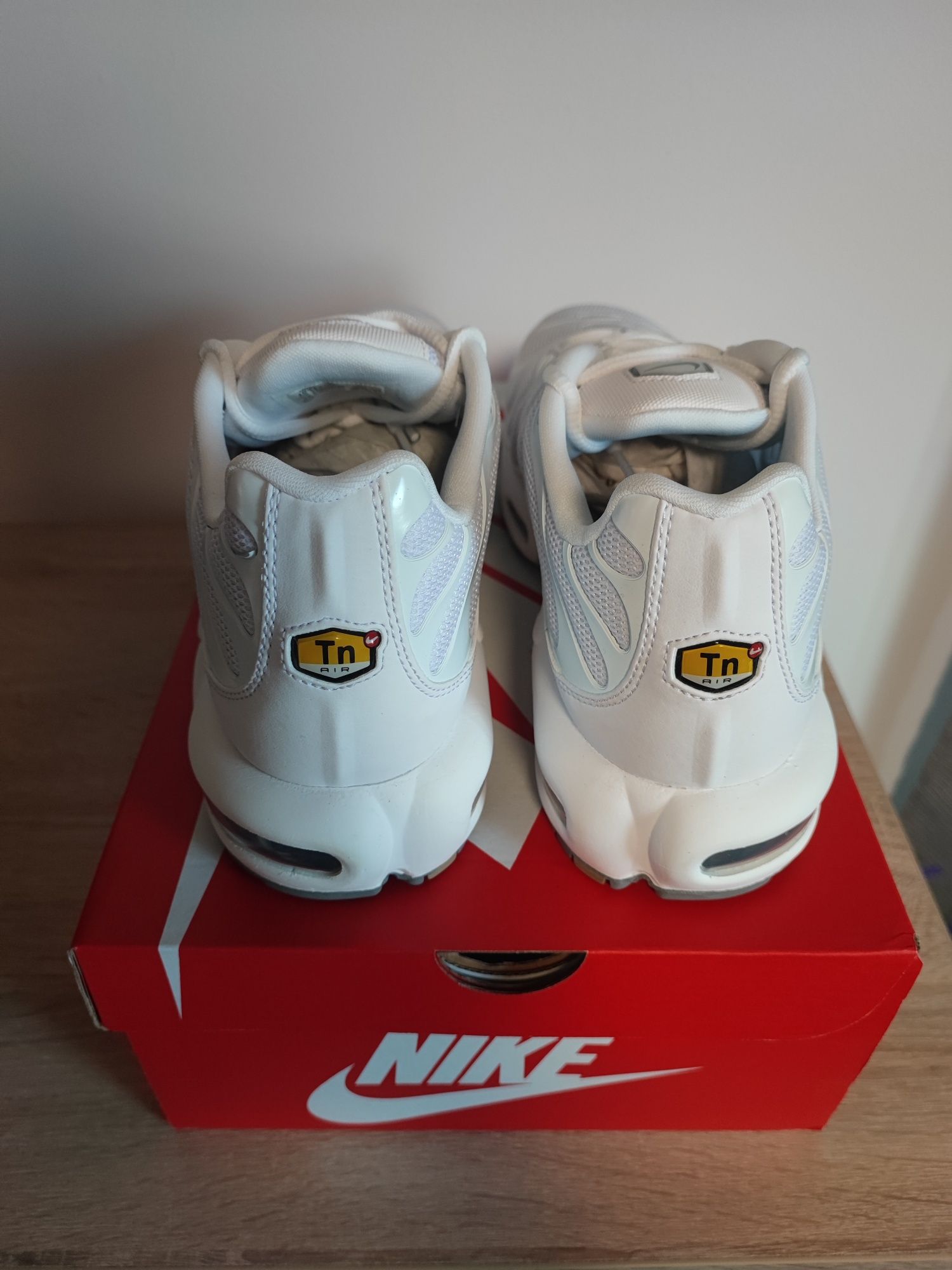 Air Max Plus 1 białe