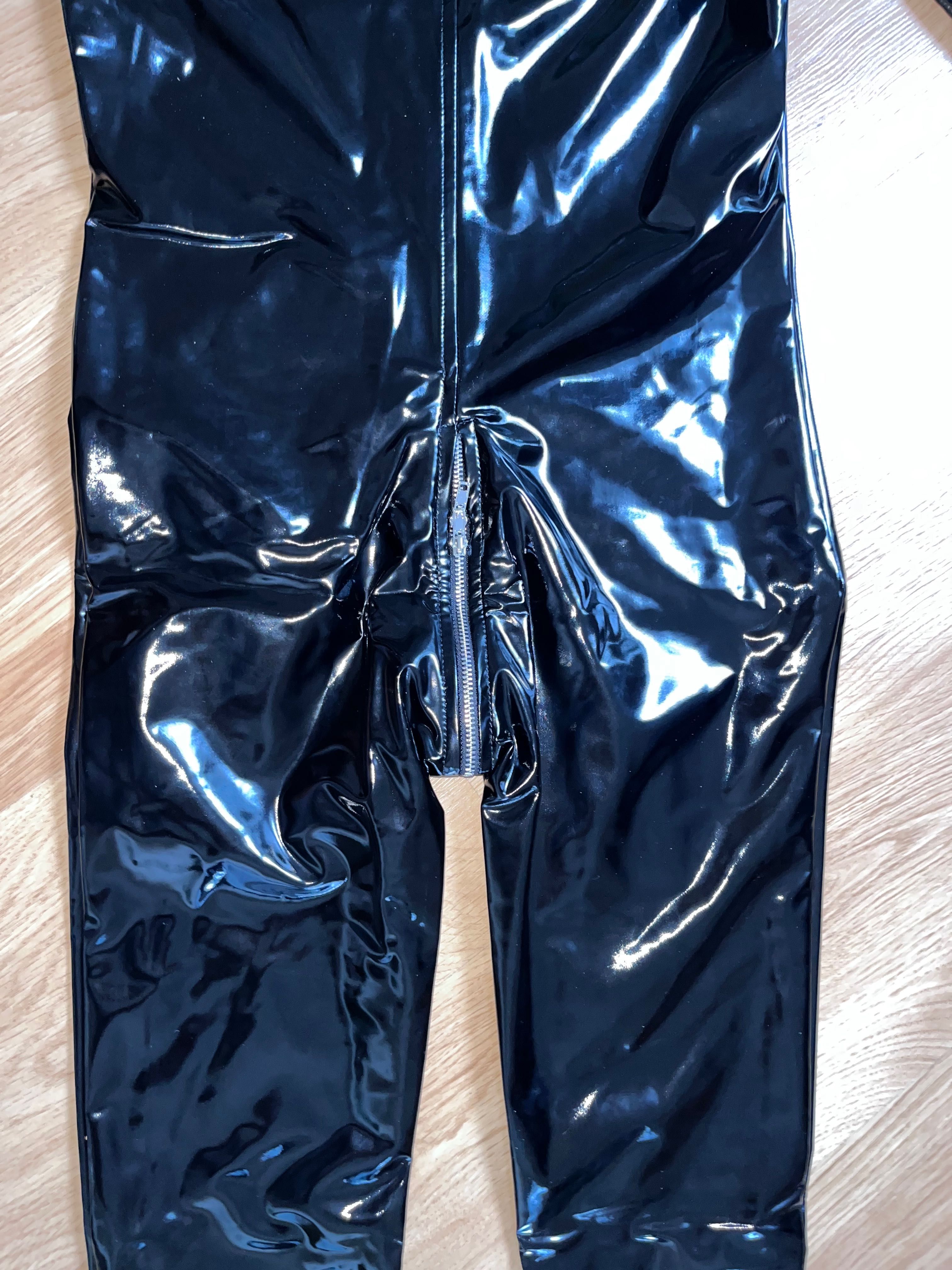 863/ Przebranie kombinezon catsuit WINYL czarne mocne S zamek metalowy