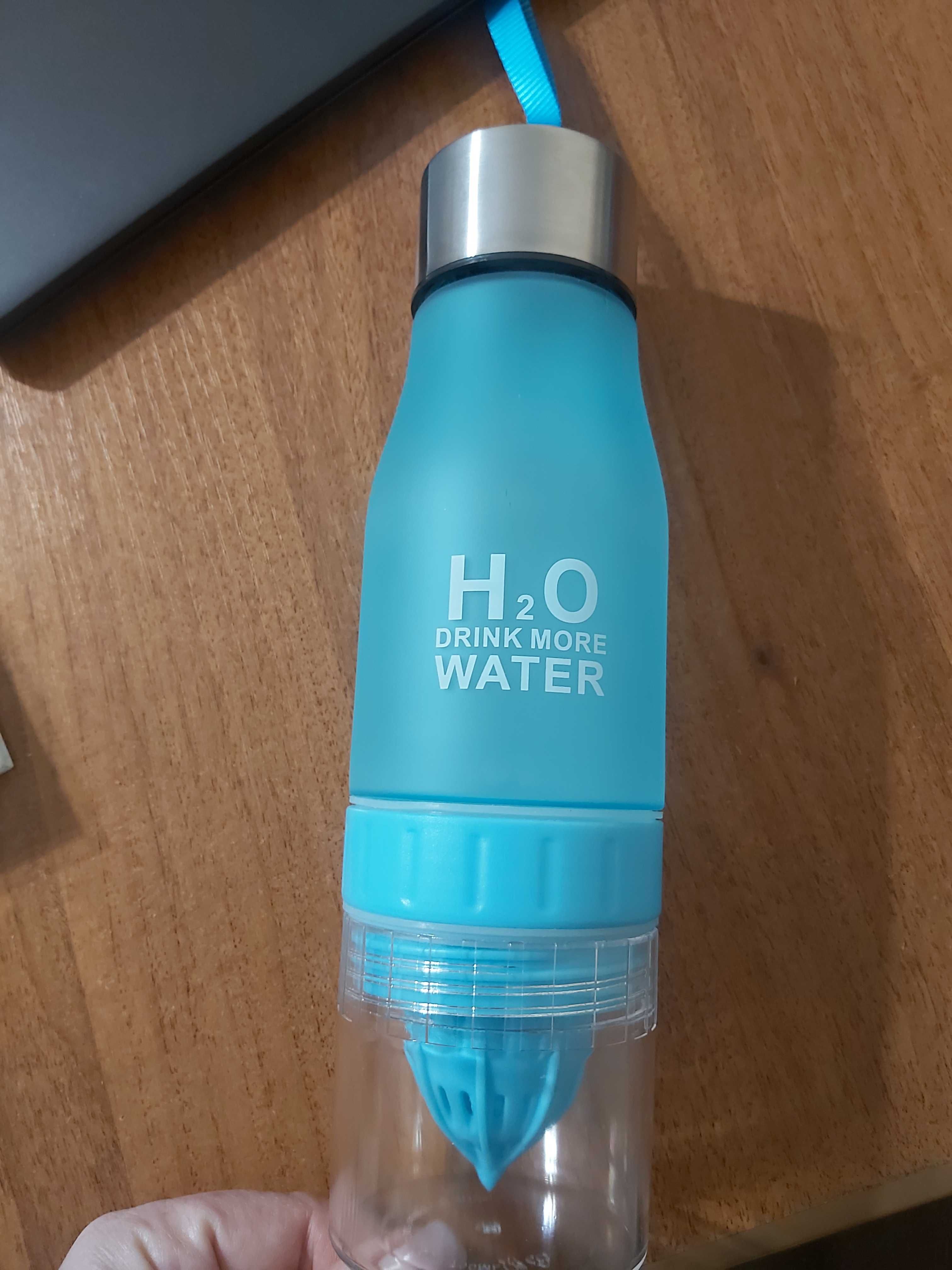 Универсальная бутылка с функцией соковыжималки H2O