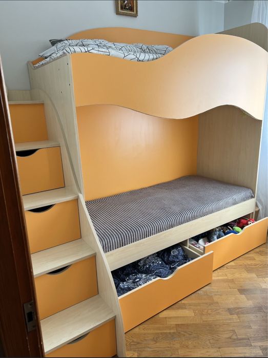 Двохповерхове ліжко/двохярусне ліжко