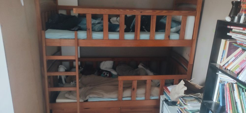 Łóżko piętrowe  z materacami