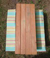 Drewniany stolik z ławeczkami dla dziecka