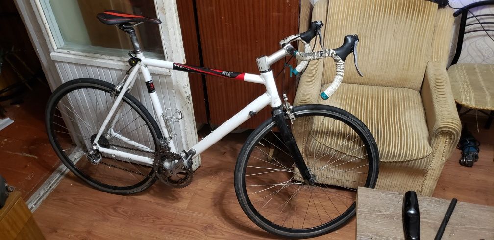 Продам велосипед Leader Fox R4S