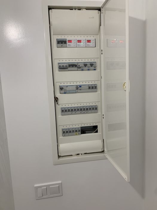 Электрик вызов мастера ремонт электропроводки замена автоматов монтаж