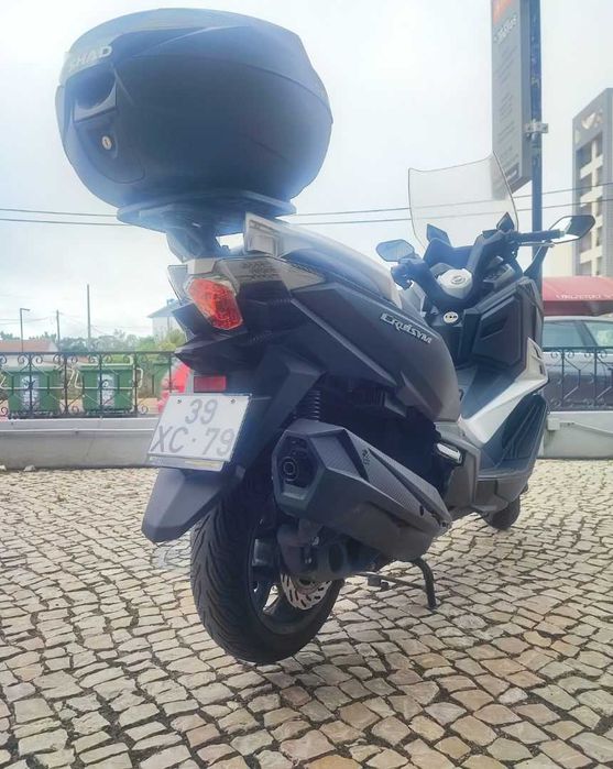 Cruisym 300 , revisão feita, pneus novos, top case