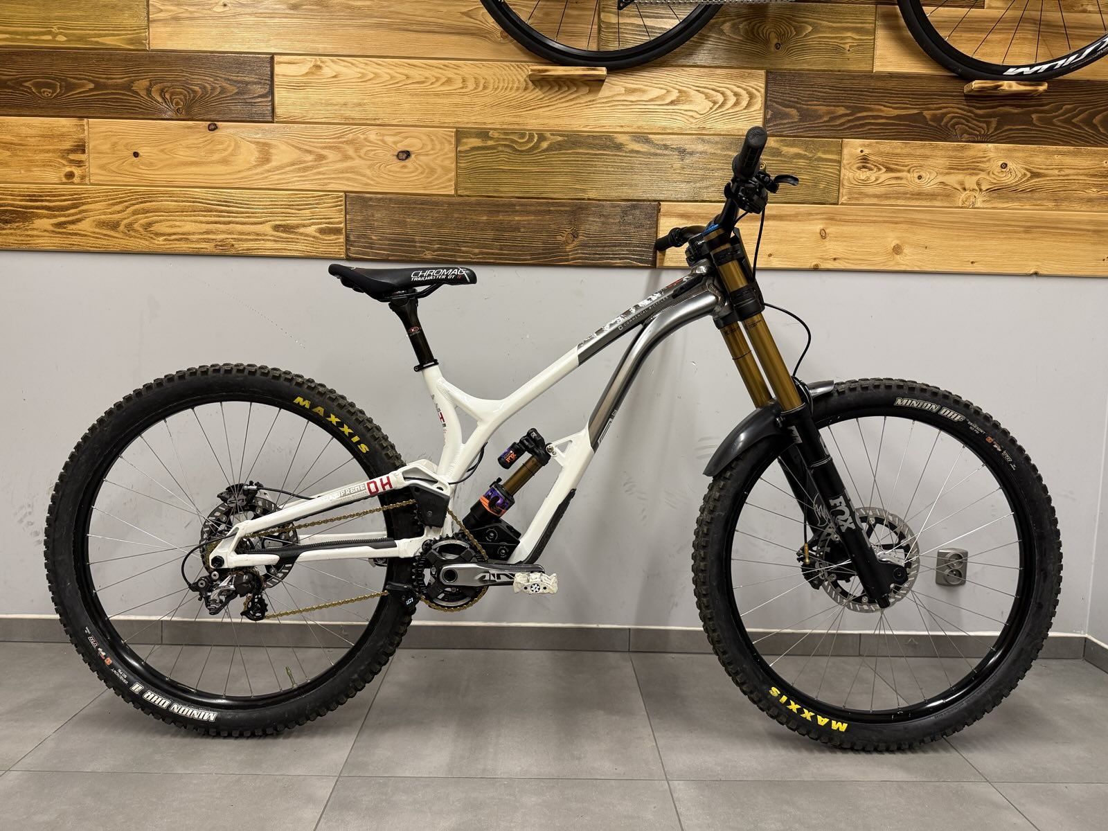 Commencal Supreme 29 Downhill