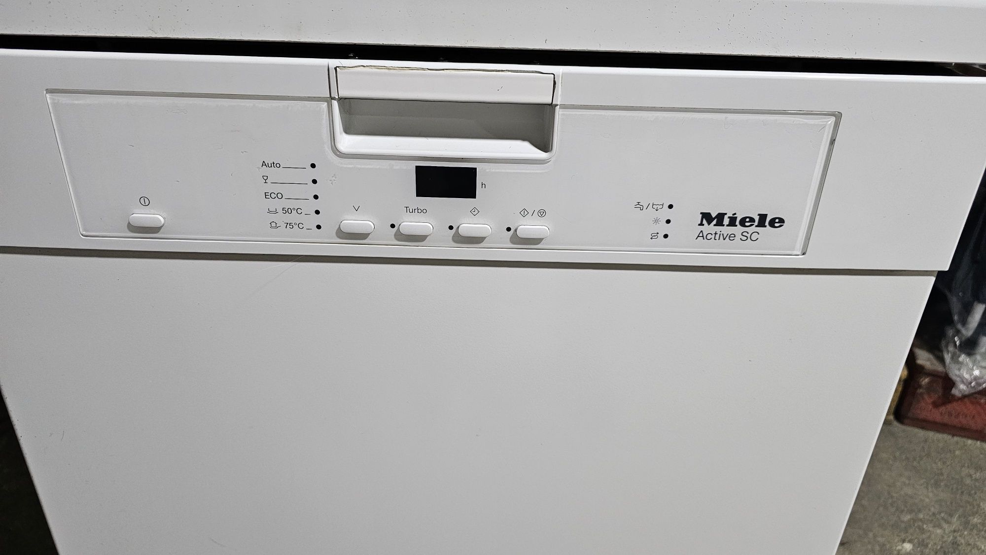 Máquina Lavar Louça miele com avaria