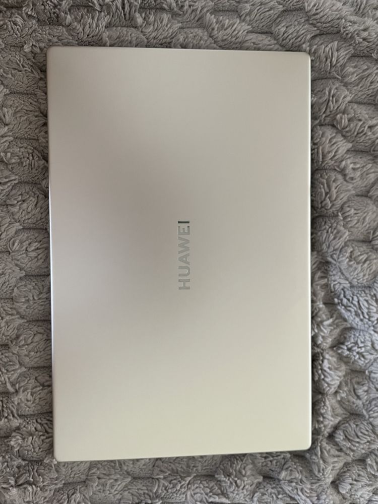 Huawei Matebook D15 i3, 8gb