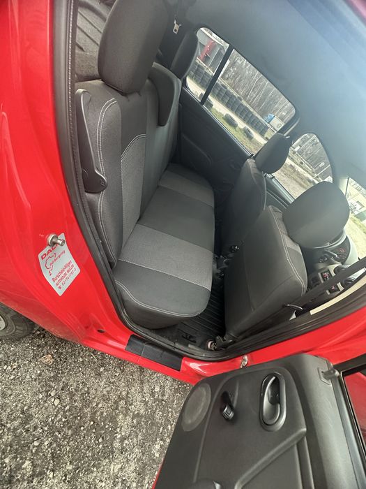 Dacia Sandero 1.4 , 2009 рік