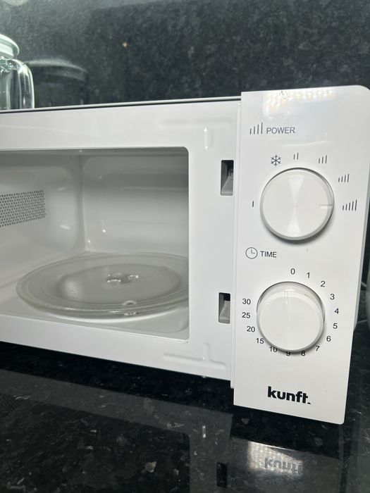 Microondas 20 L - Sem Grill - Branco)