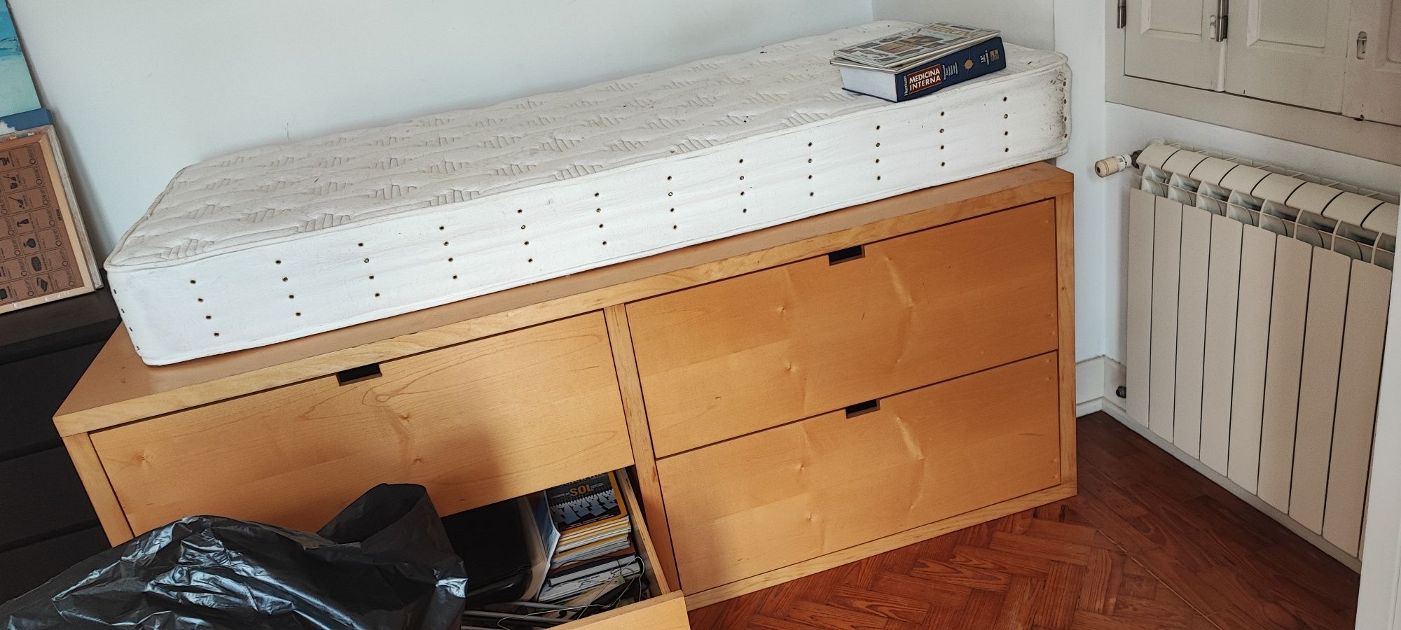 Cama com gavetas e colchão