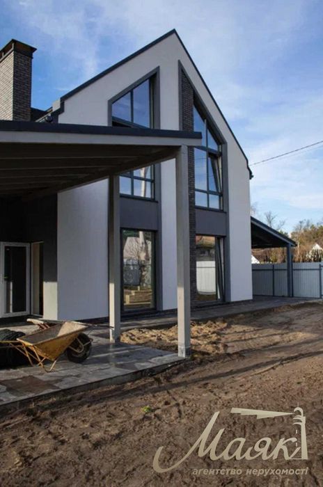 Продаж будинку 177 м² у селі Романків