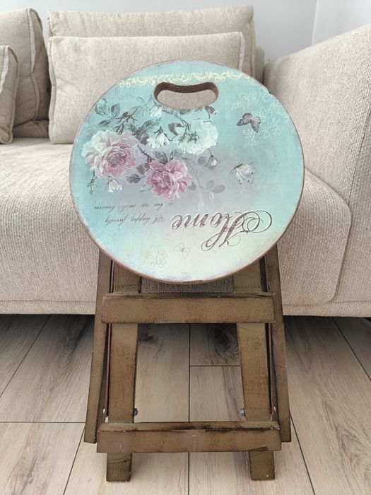 Taboret w stylu Shabby Chic