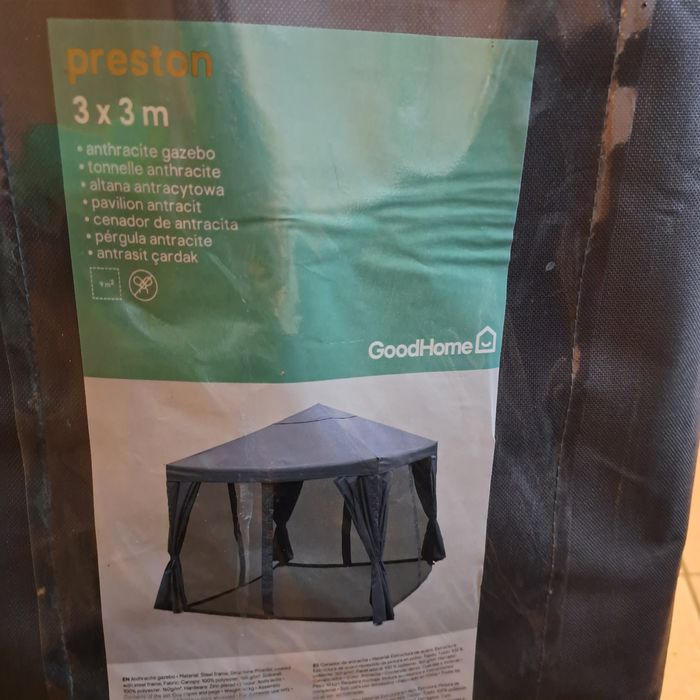 Altana ( pawilon ) ogrodowa z moskitierą