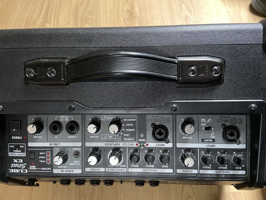 Amplificador Roland Cube Street EX