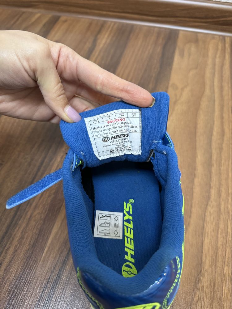 Роликові кросівки Heelys