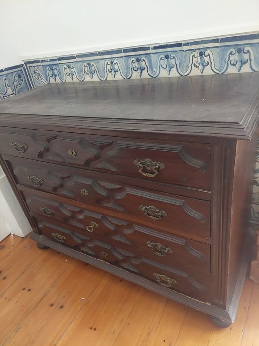 Cómoda madeira maciça