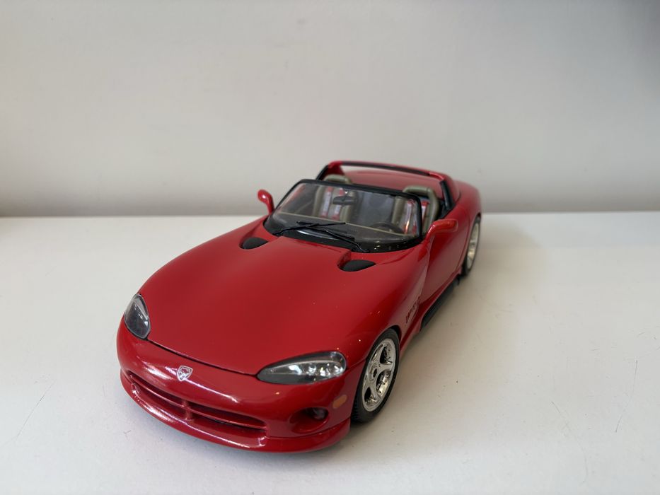 Model Dodge Viper RT10 1:18 BBurago Burago (maisto welly)