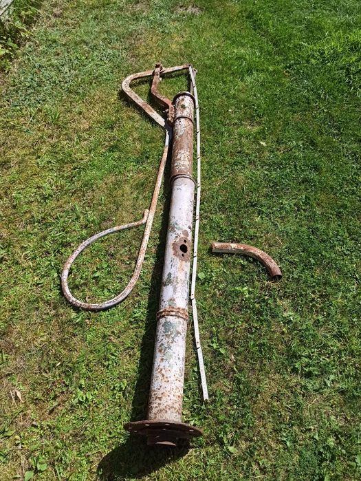 Stara pompa ogrodowa do wody abisynka