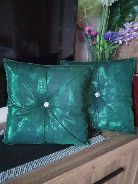 Zielone poduszki Lurex