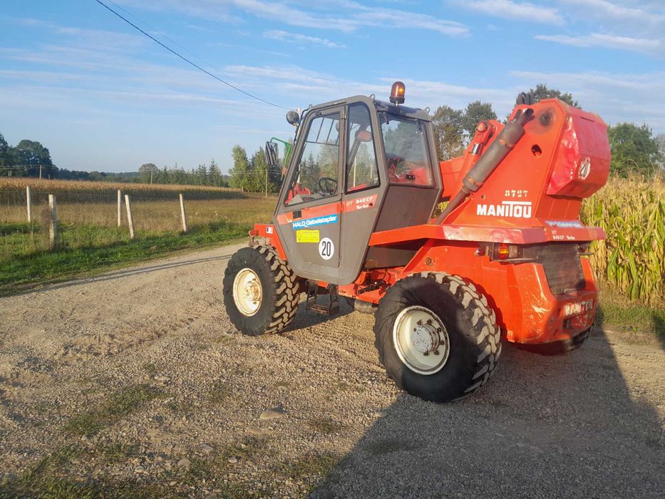 Телескопічний навантажувач MANITOU