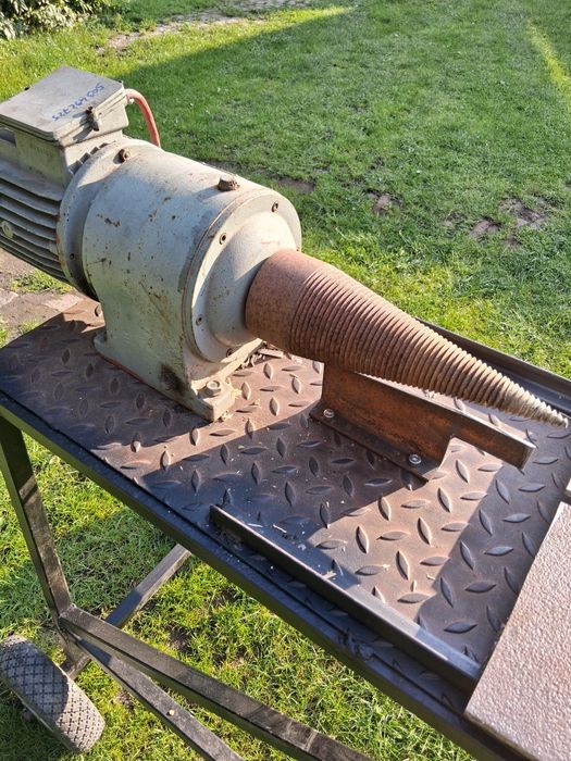 Łuparka świdrowa motoreduktor